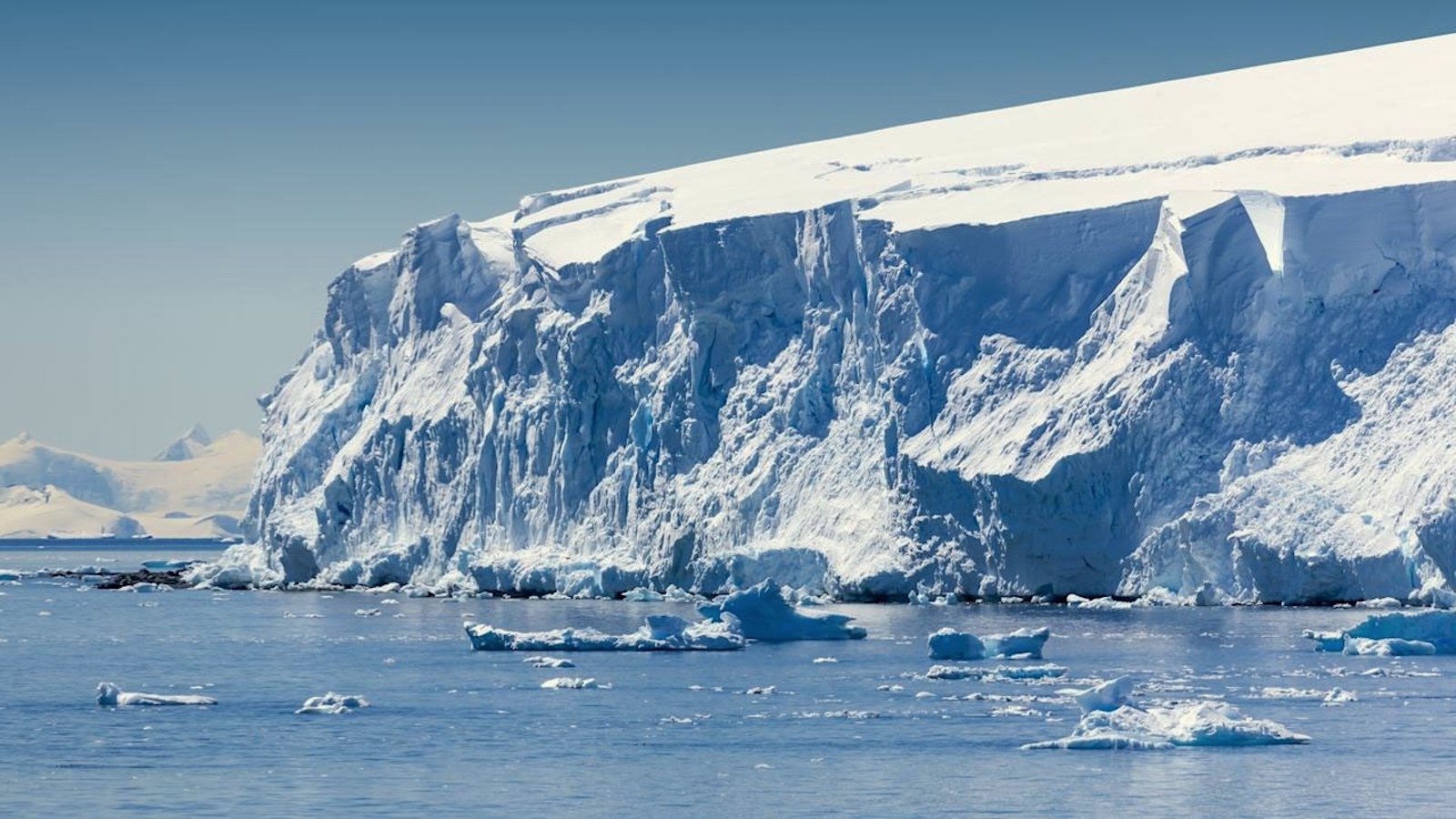 As ‘Doomsday’ Glacier Melts, Can an Artificial Barrier Save It?